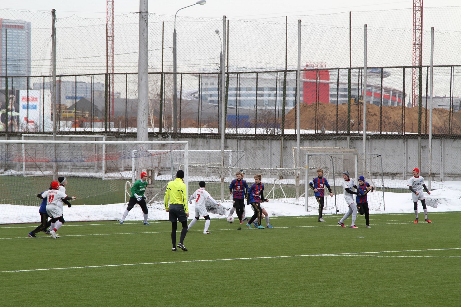 Фотографии с товарищеских матчевых встреч по футболу ЦСКА — ФК «Дмитров» 1999 г.р.