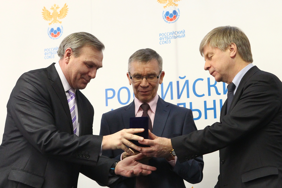 Награды от Российского Футбольного Союза и Детской футбольной лиги